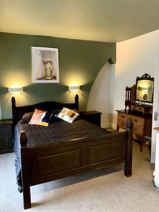 Chic Townhouse Near Tunnels Beaches Ilfracombe Eksteriør bilde