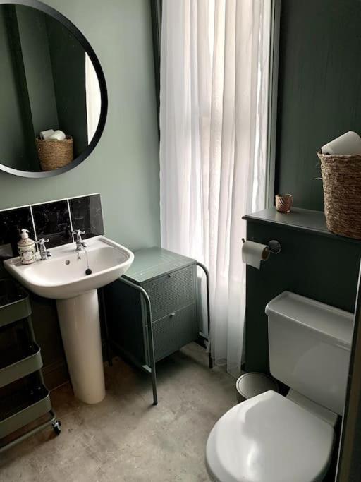 Chic Townhouse Near Tunnels Beaches Ilfracombe Eksteriør bilde