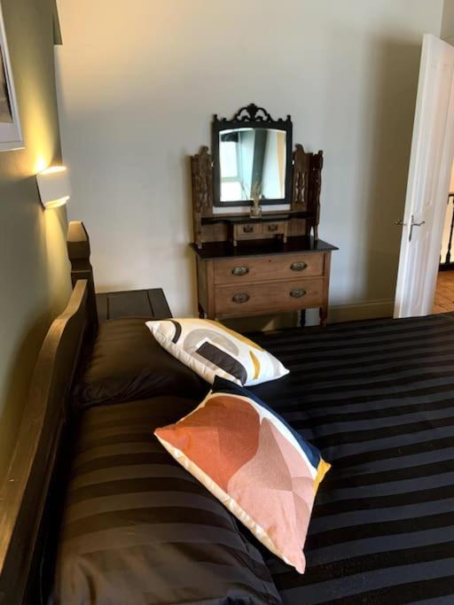 Chic Townhouse Near Tunnels Beaches Ilfracombe Eksteriør bilde