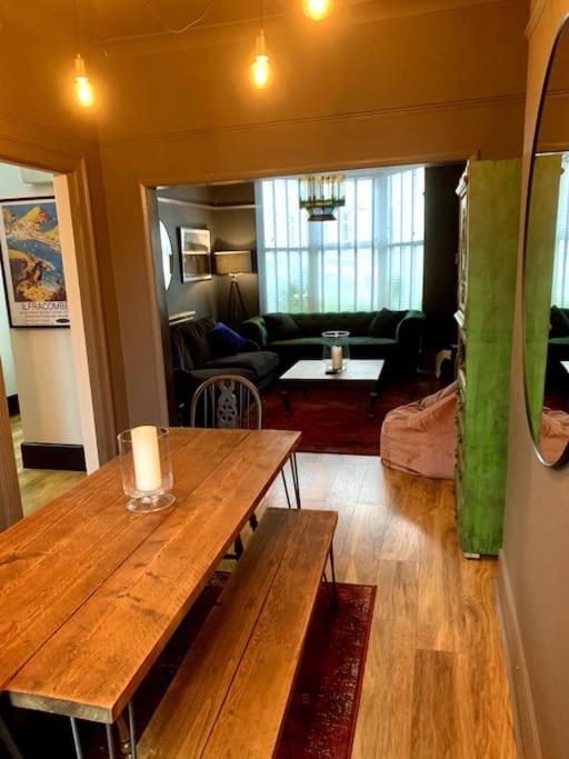 Chic Townhouse Near Tunnels Beaches Ilfracombe Eksteriør bilde