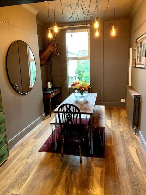 Chic Townhouse Near Tunnels Beaches Ilfracombe Eksteriør bilde